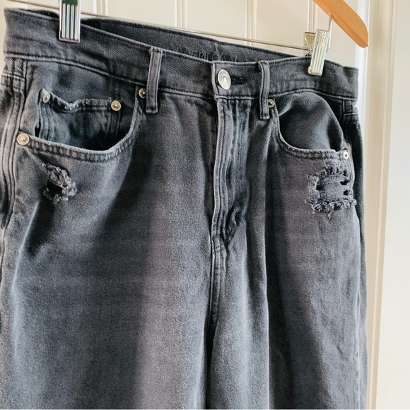 American Eagle Black Distressed Highest Rise 90s Boyfriend Jeans | Size 10 - Picture 2 of 9